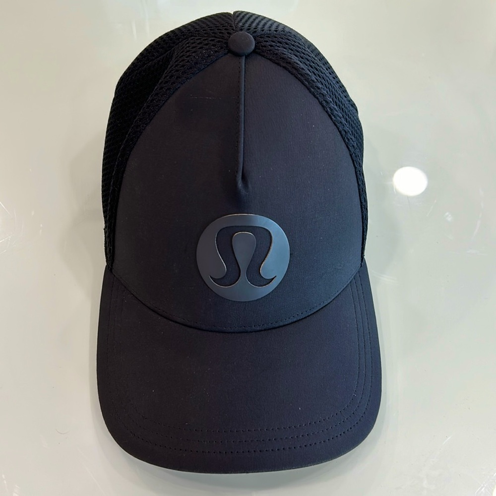 Lululemon Trucker Hat L/XL